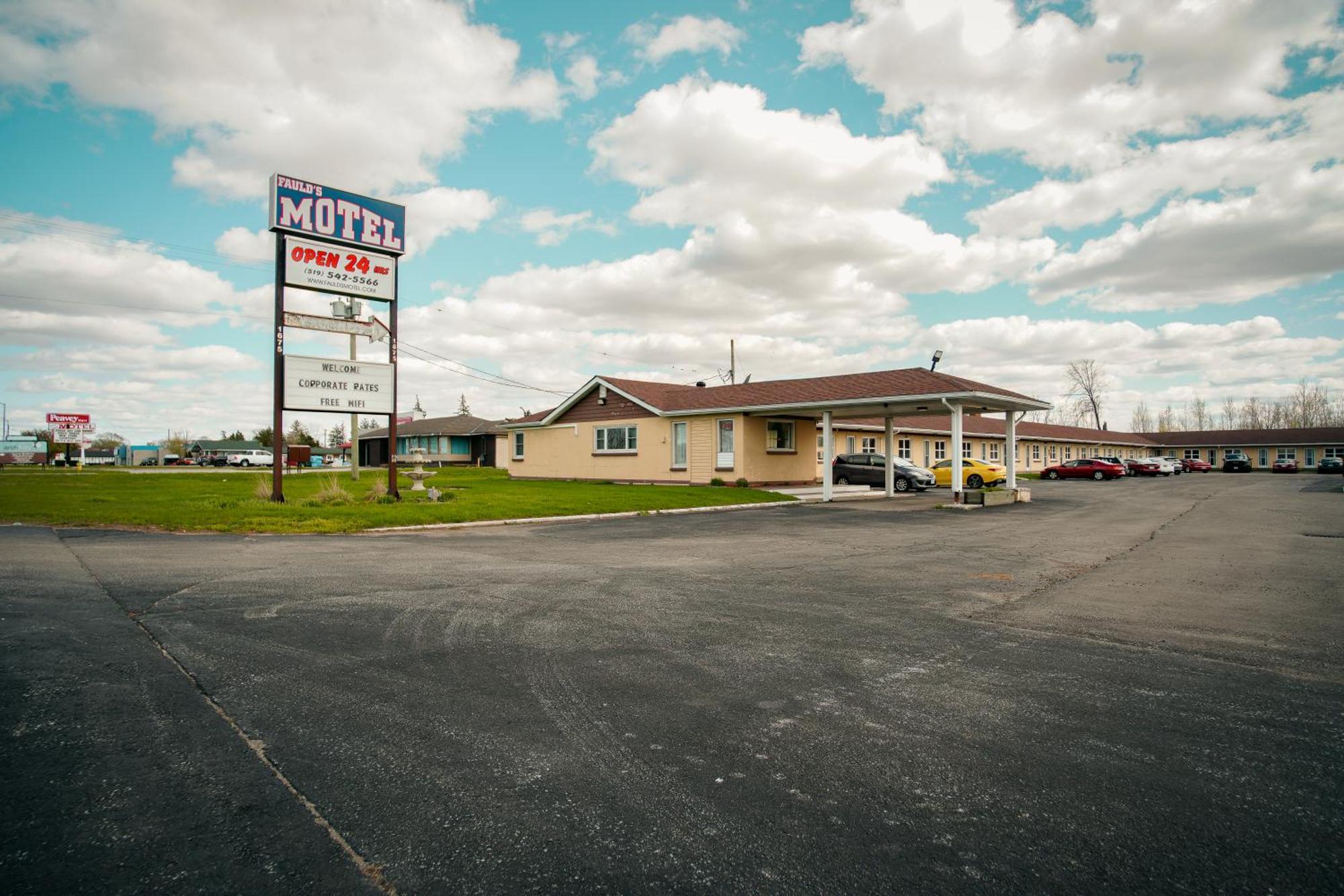 Faulds Motel Sarnia Eksteriør billede